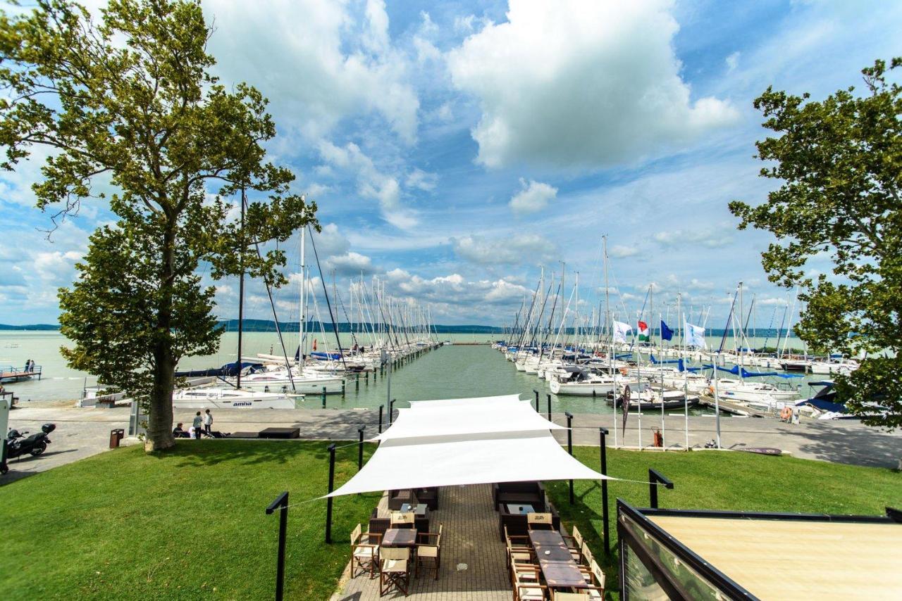 Bl Bavaria Yachtclub & Apartments バラトンレッレ エクステリア 写真