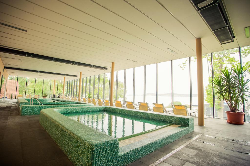 Bl Bavaria Yachtclub & Apartments バラトンレッレ エクステリア 写真
