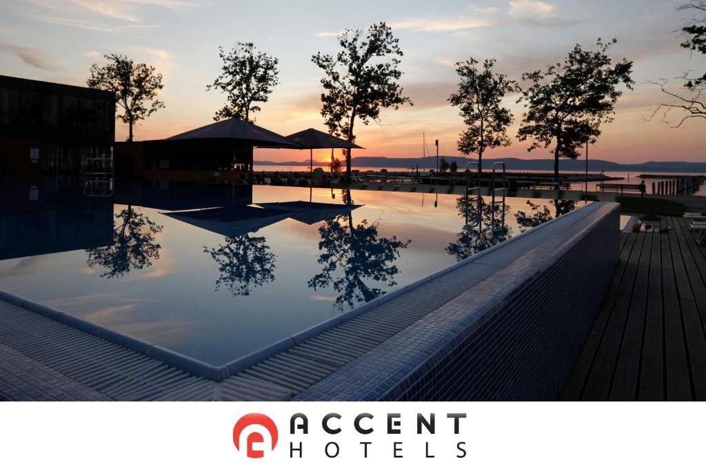 Bl Bavaria Yachtclub & Apartments バラトンレッレ エクステリア 写真